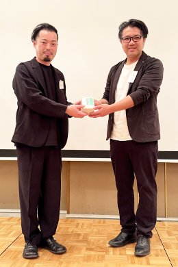 高橋広氏