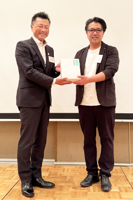 宮伸和氏